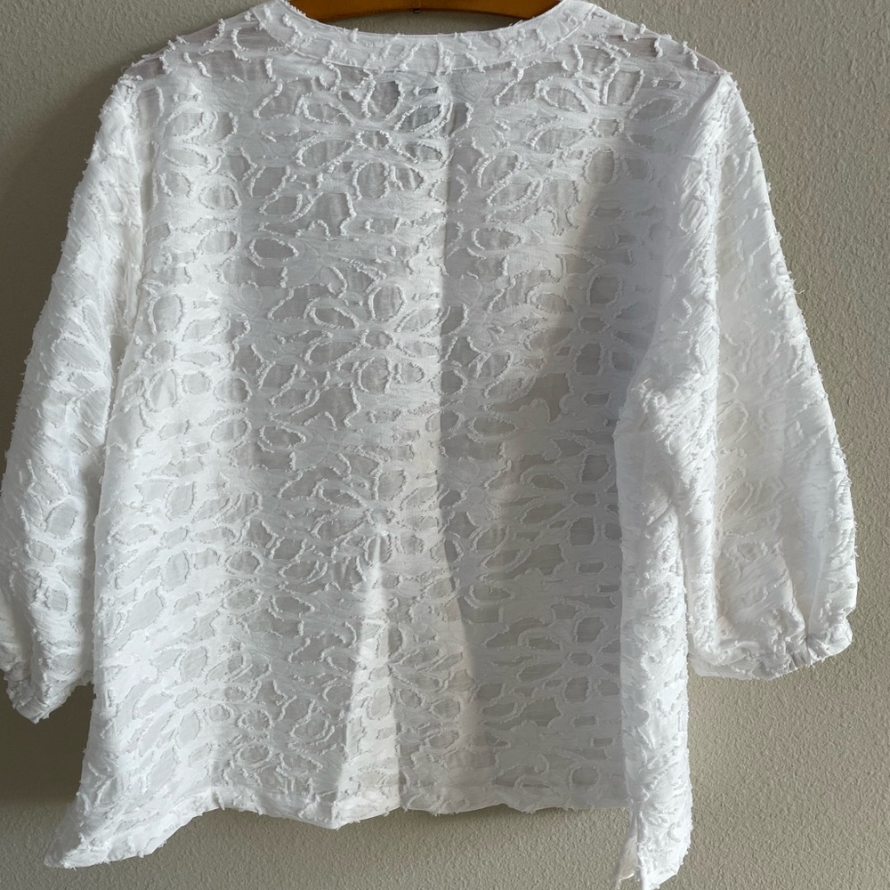 NWT Ali Miles, White, 3/4 Sleeve, Burn-out, Clipped Damask Floral Top, Size PL - Picture 2 of 4